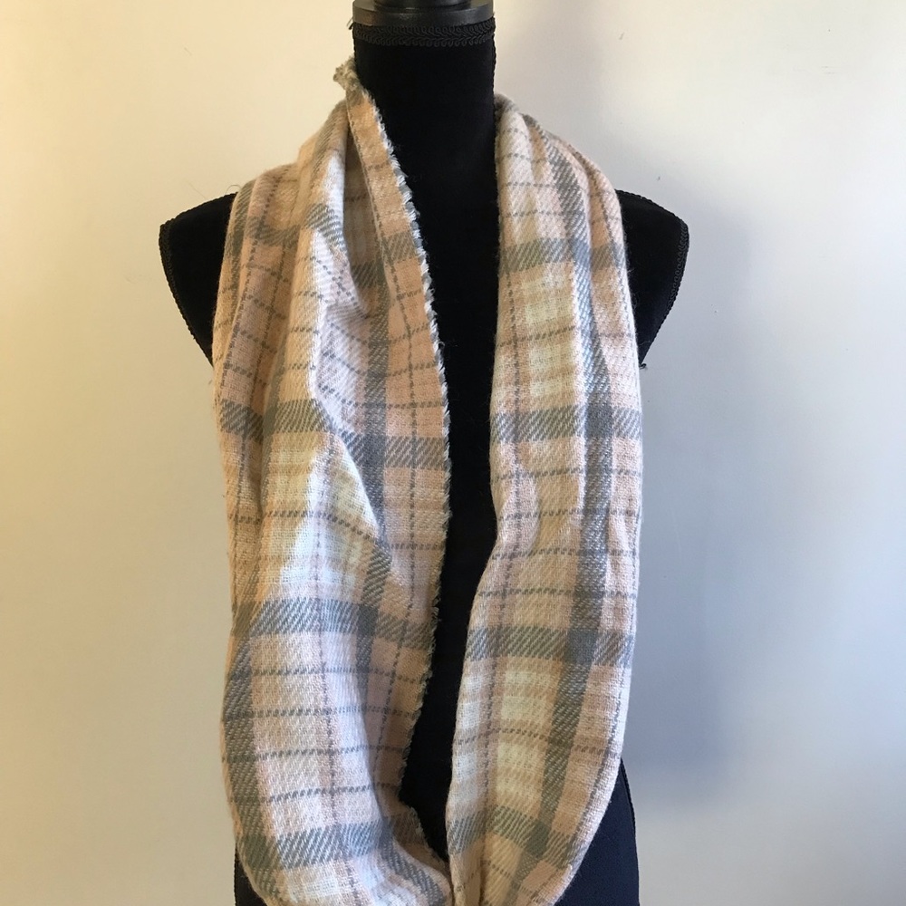 Reversible fleece infinity scarf